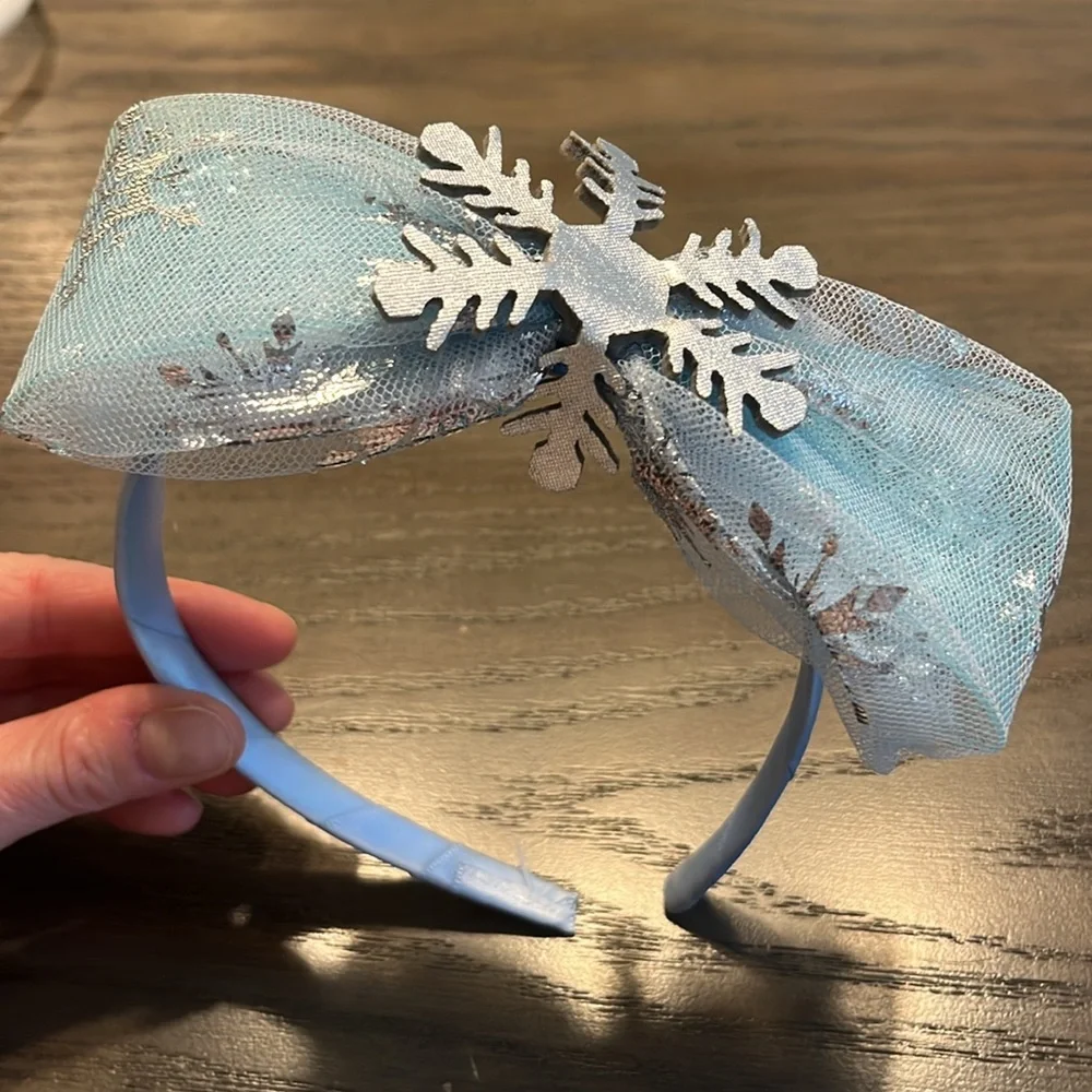 Disney’s Frozen Girl’s Hair Accessories with Cosmetic Bag